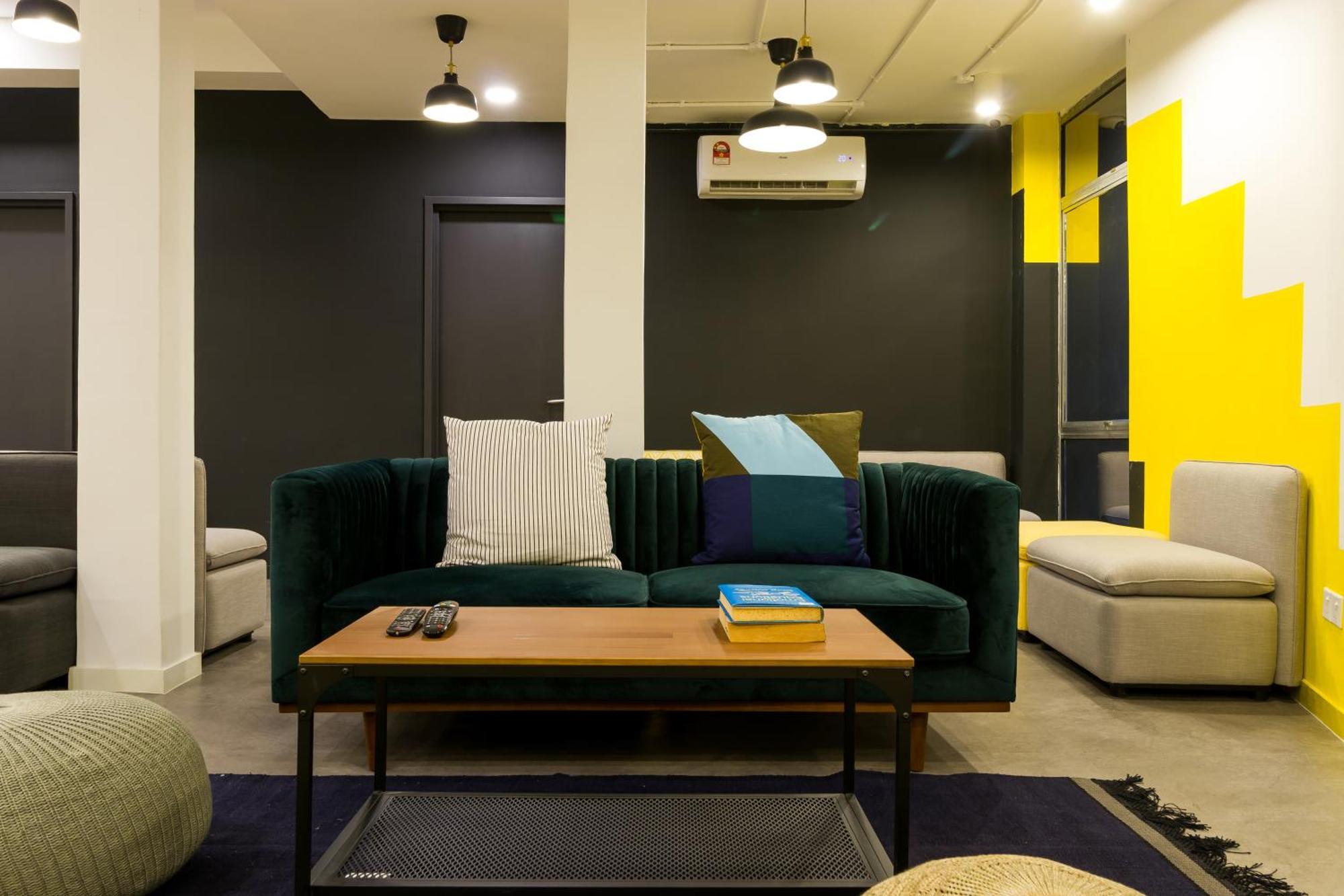 Upstairs Downstairs Coliving Kampung Pandan Hostel