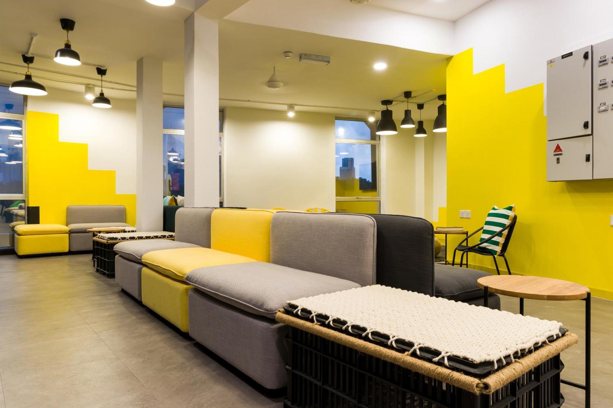 Hostel Upstairs Downstairs Coliving Kampung Pandan *
