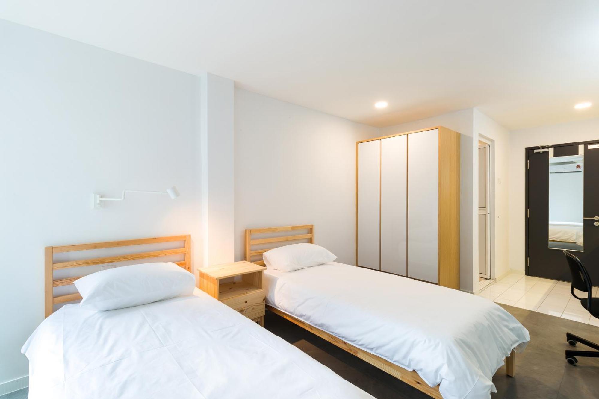 Upstairs Downstairs Coliving Kampung Pandan *