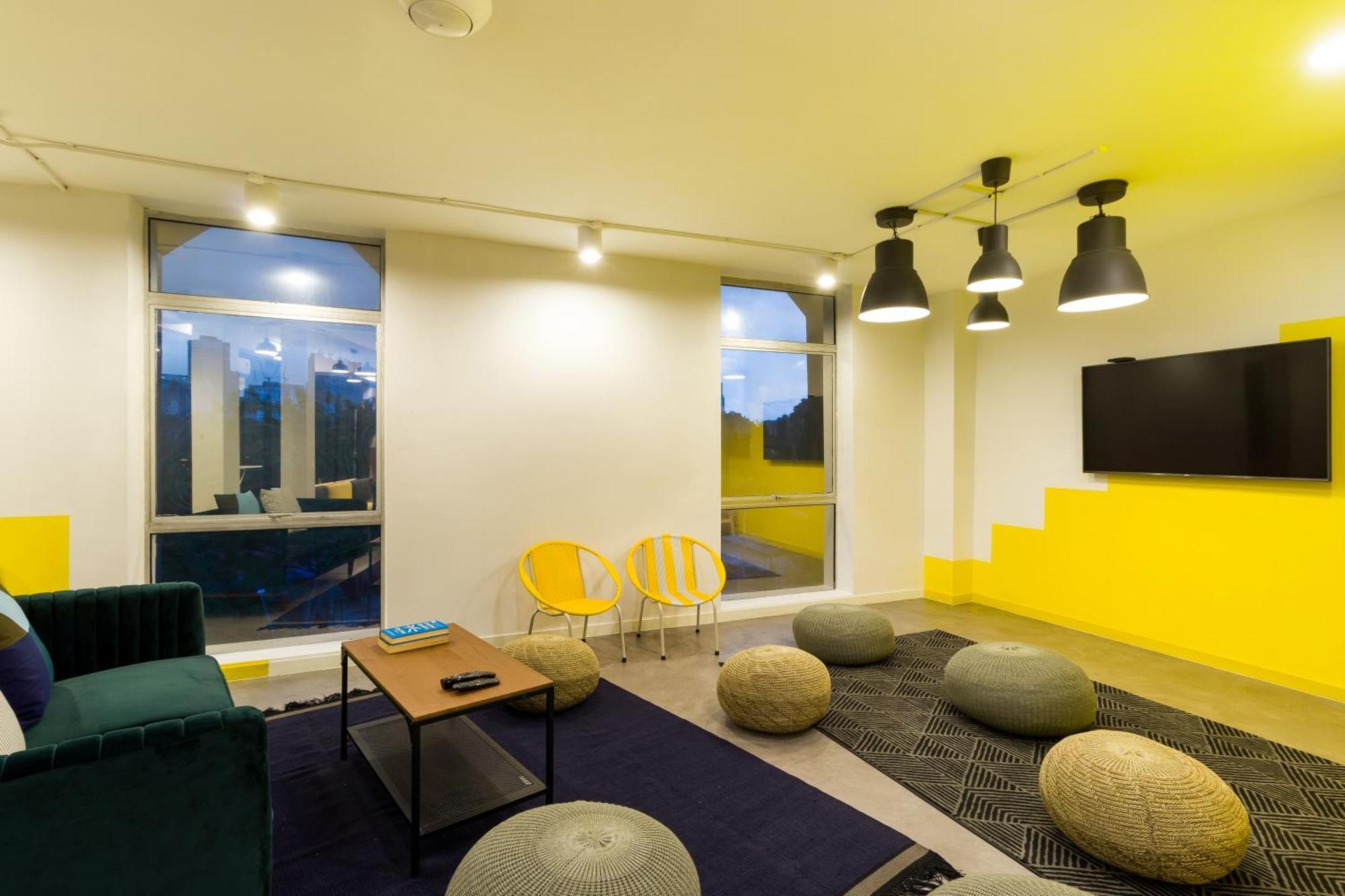 Asrama Upstairs Downstairs Coliving Kampung Pandan