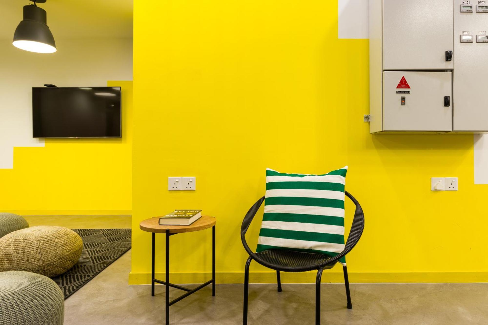 Upstairs Downstairs Coliving Kampung Pandan Asrama *