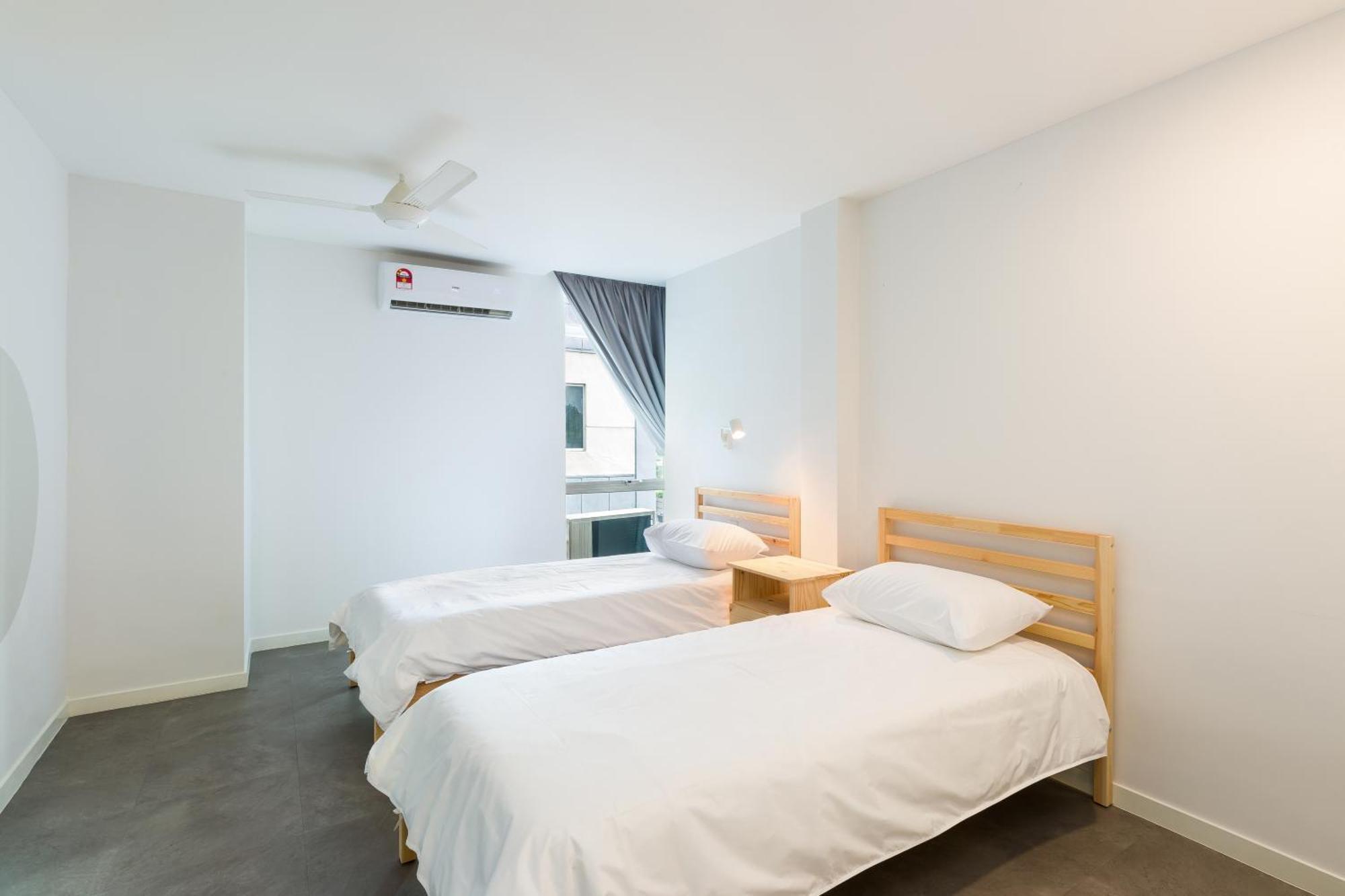 Upstairs Downstairs Coliving Kampung Pandan *
